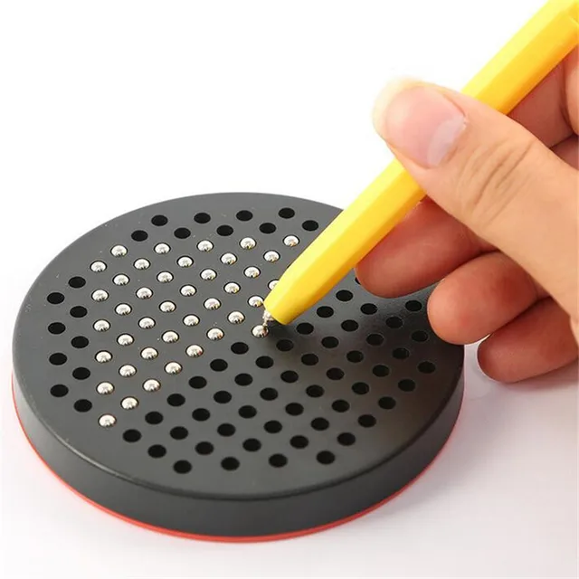 Magnetic drawing board