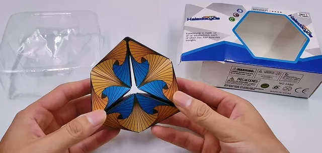 Kaleidocycle